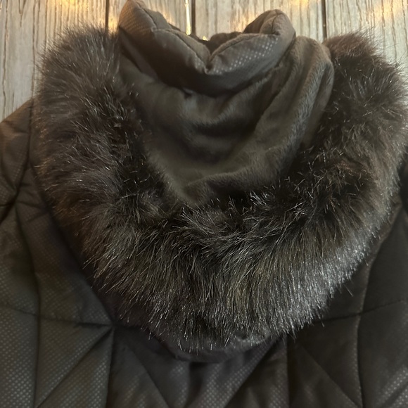 INTL d.e.t.a.i.l.s Winter Puff Black Pull Over Coat. - Picture 5 of 6